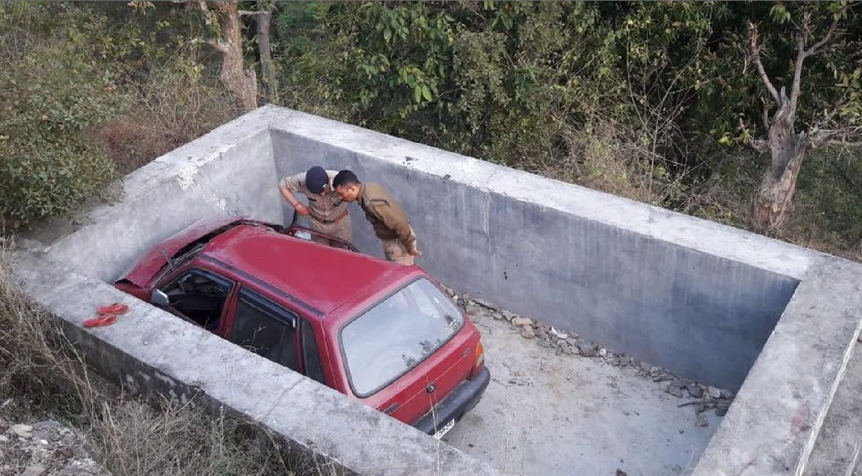 Accident in devprayag Car enter in Hauz one people killed