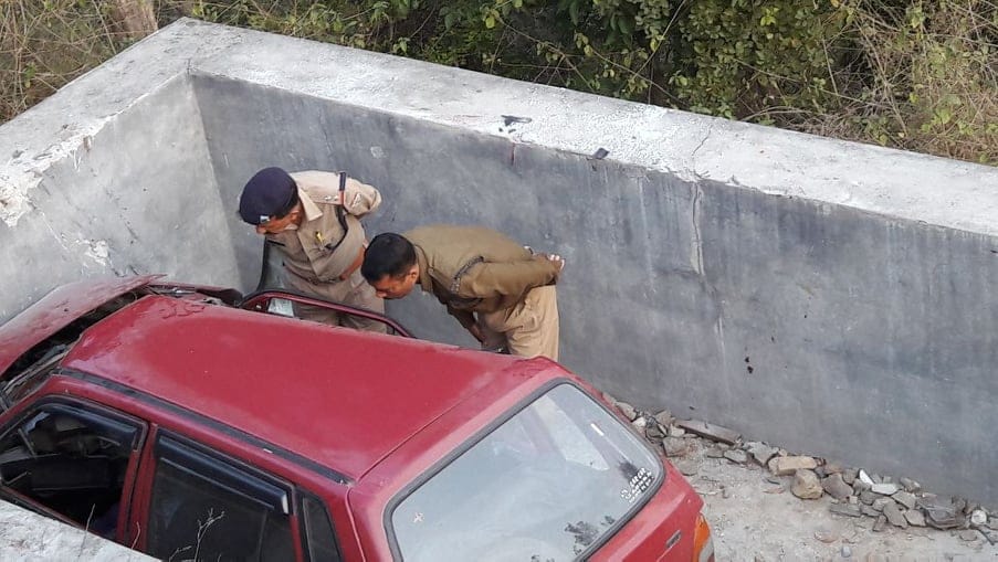 Accident in devprayag Car enter in Hauz one people killed