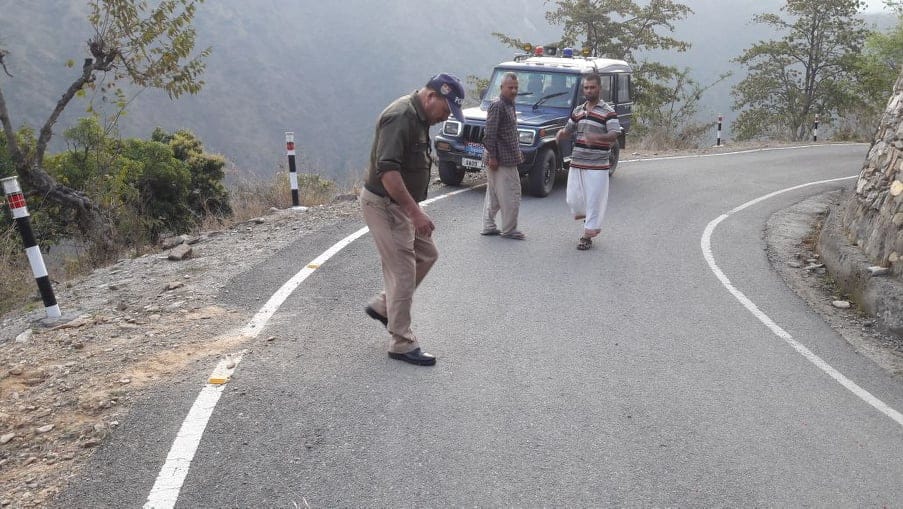 Accident in devprayag Car enter in Hauz one people killed