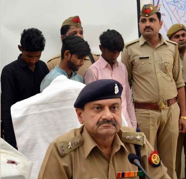 Bhopa police beat three criminals
