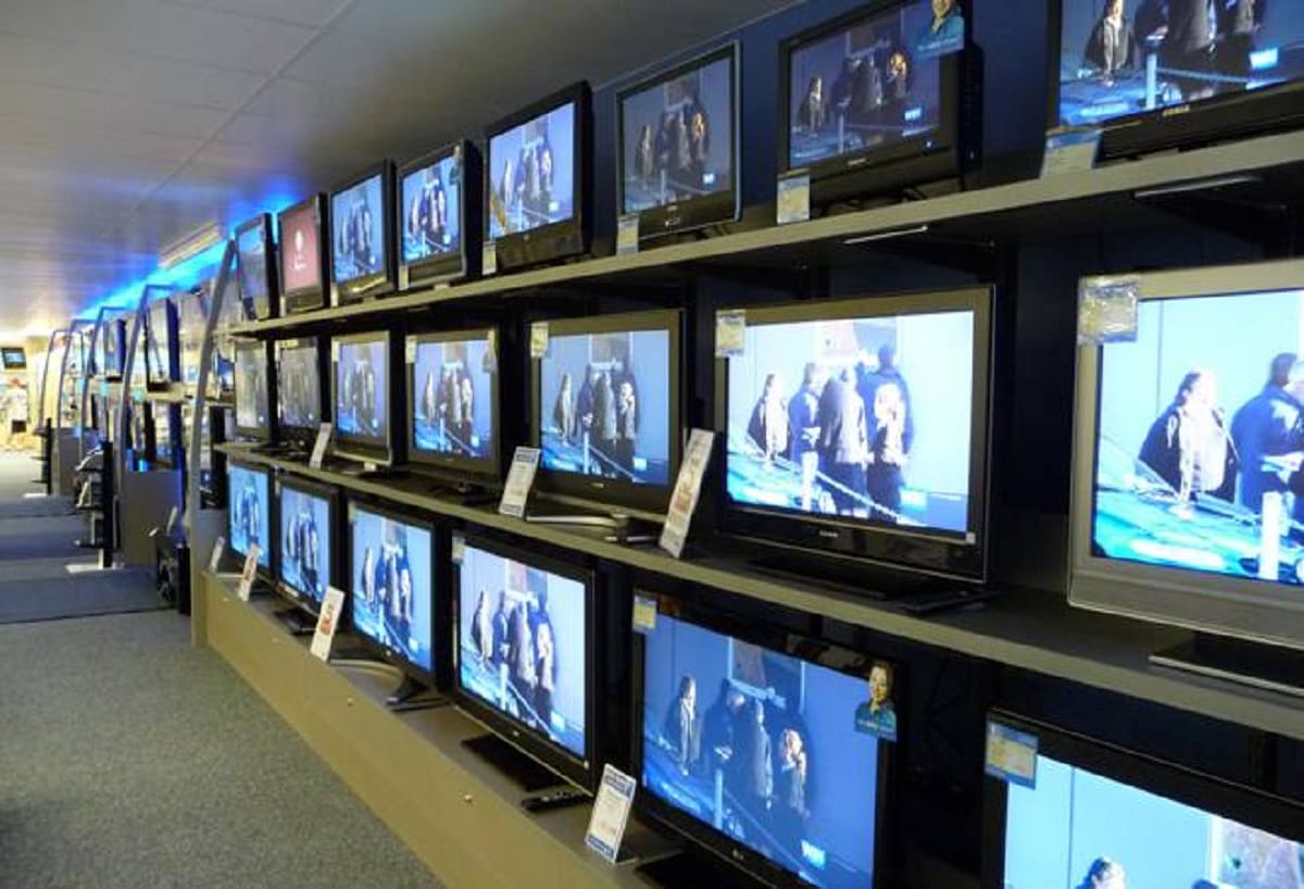 government reduced custom duty on television pannel, prices of lcd and led will be reduced