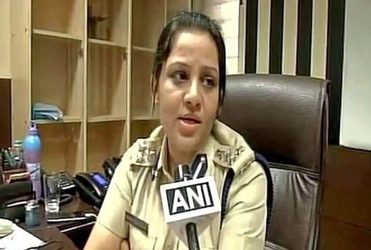 Kangana Ranaut attack on Ips Officer D Roopa after suspend True Indology twitter account