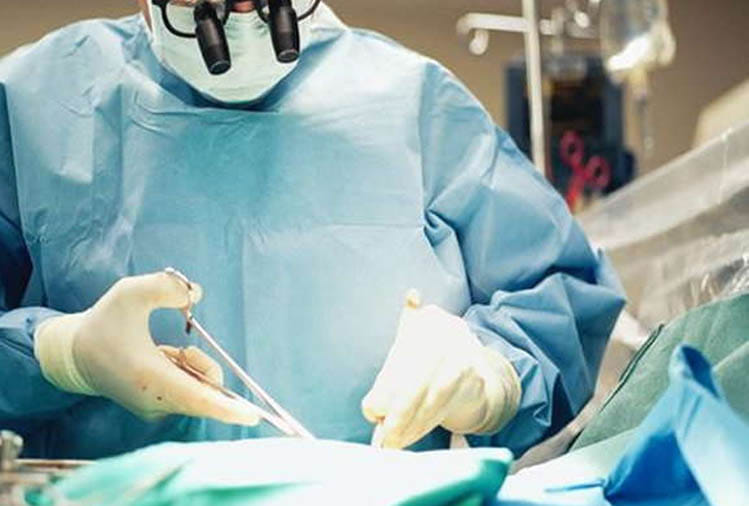 Surgeon ran on foot in a viral video case