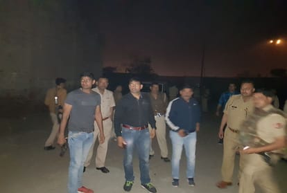 A wanted criminal killed in police encounter, noida police recovered One AK 47 and one SBBL gun