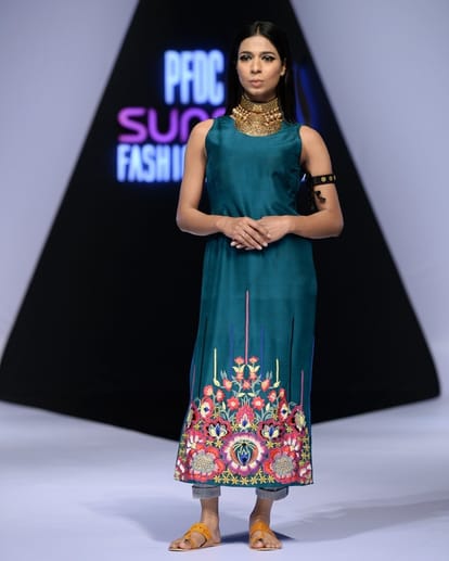 meet pakistan's first transgender news anchor