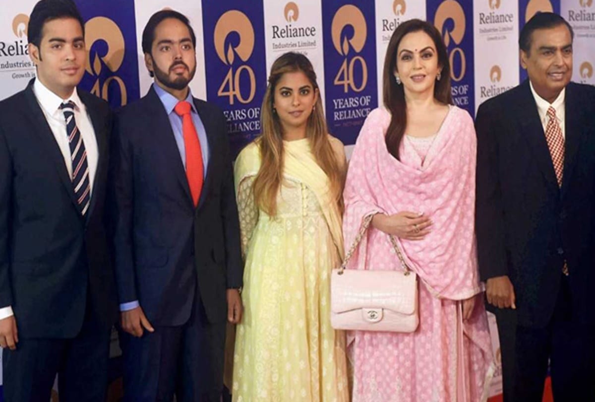 mukesh ambani son akash ambani pocket money will shock you