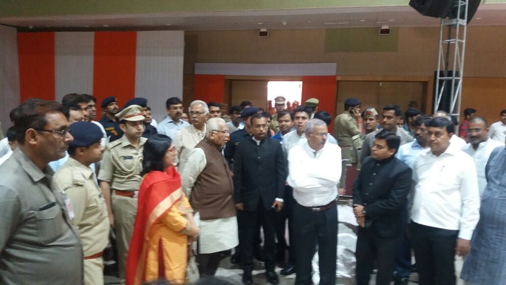 Governer ram naik reach varanasi due to president visit
