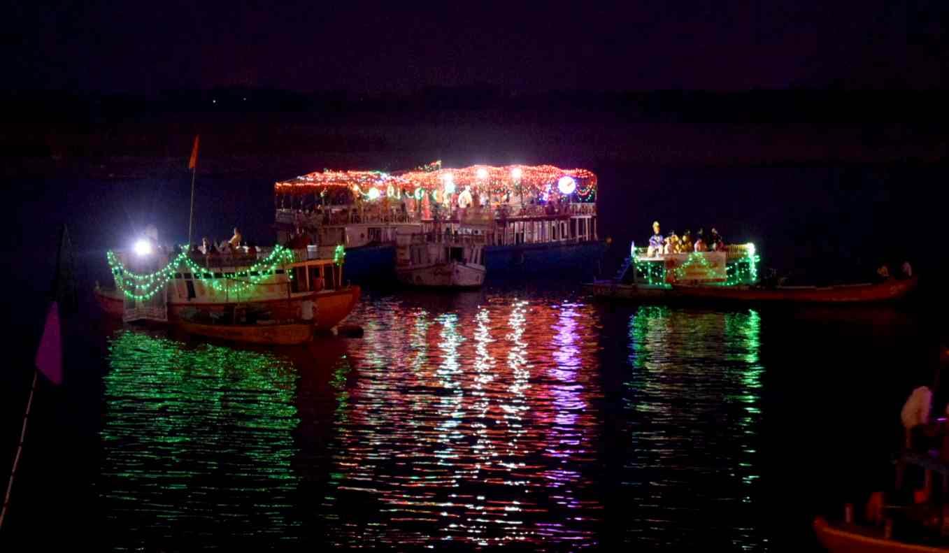 see the photos of rama navami celebration in kashi