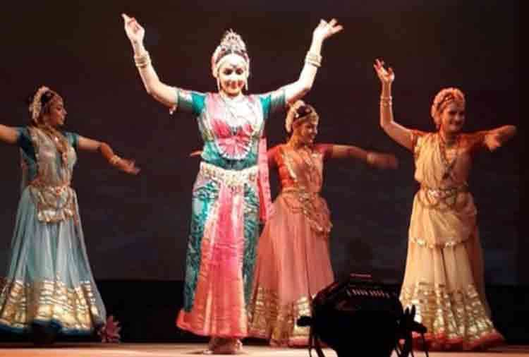 hema malini special post for her daughter esha deol who represent goddess sita in a show