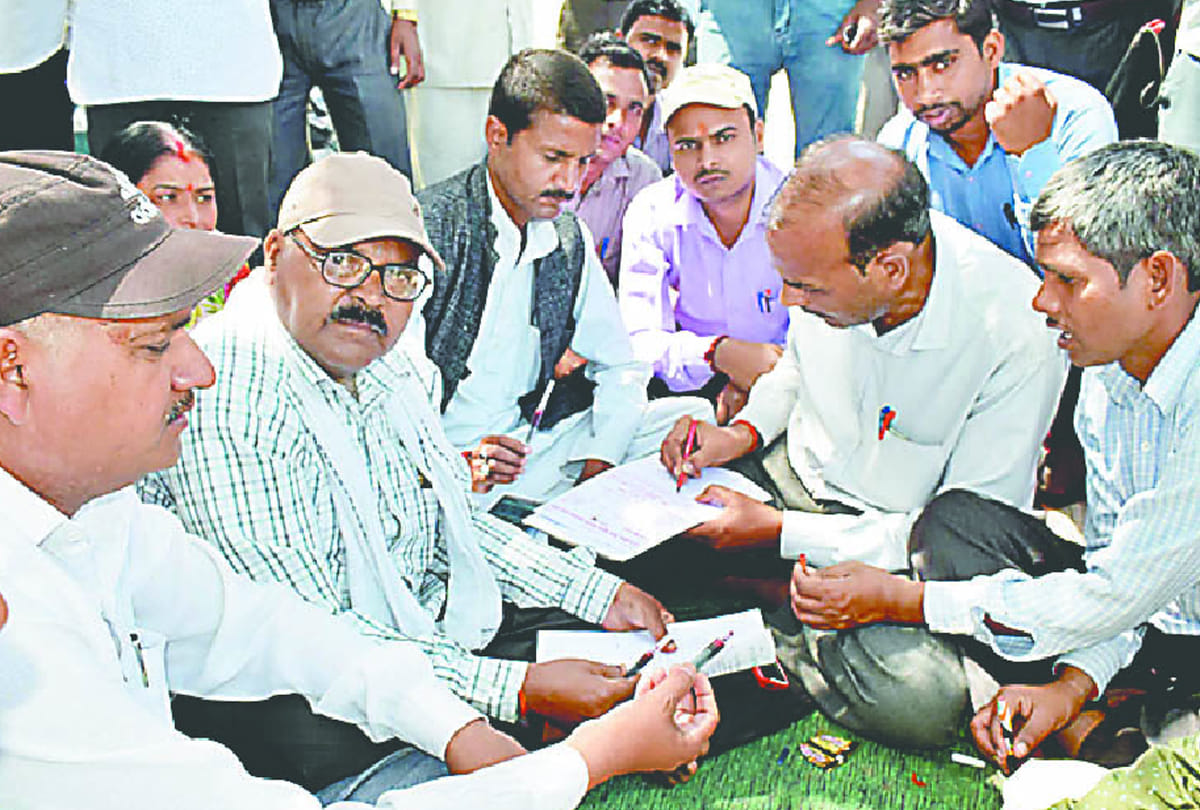 Writing letter with blood by teacher