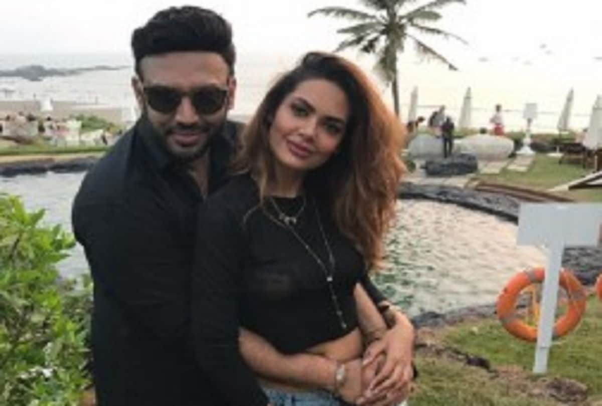 esha gupta hints she ready for engaged to designer nikhil thampi