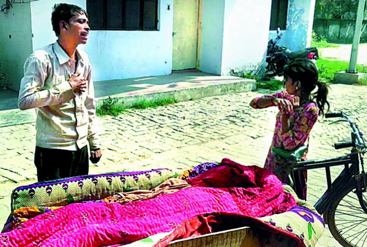 son and daughter carried his father to chc in theliya