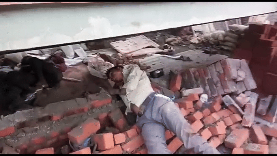 Casualty in haldwani three labour died due to cement container collapse