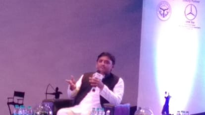 deputy cm keshav prasad and akhilesh yadav in kanpur amar ujala samwad event