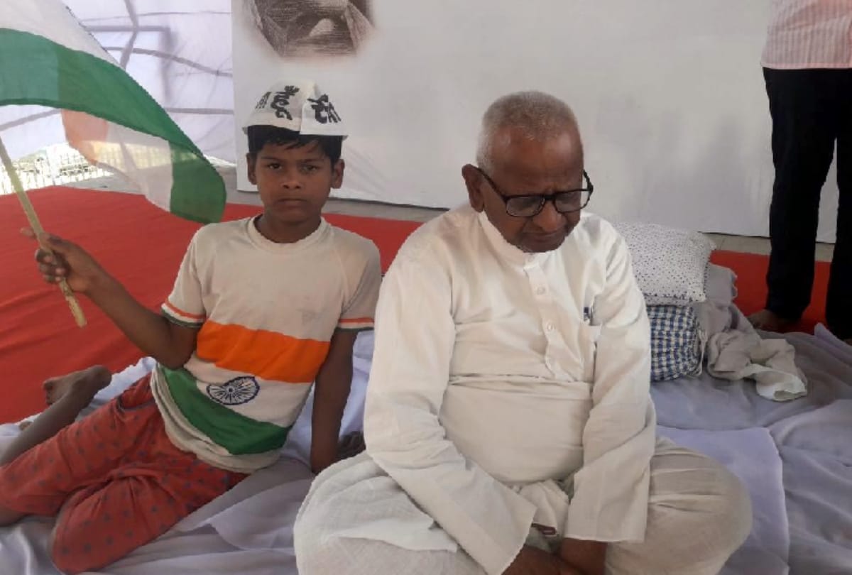 anna hazare hunger strike is continued on seventh day also