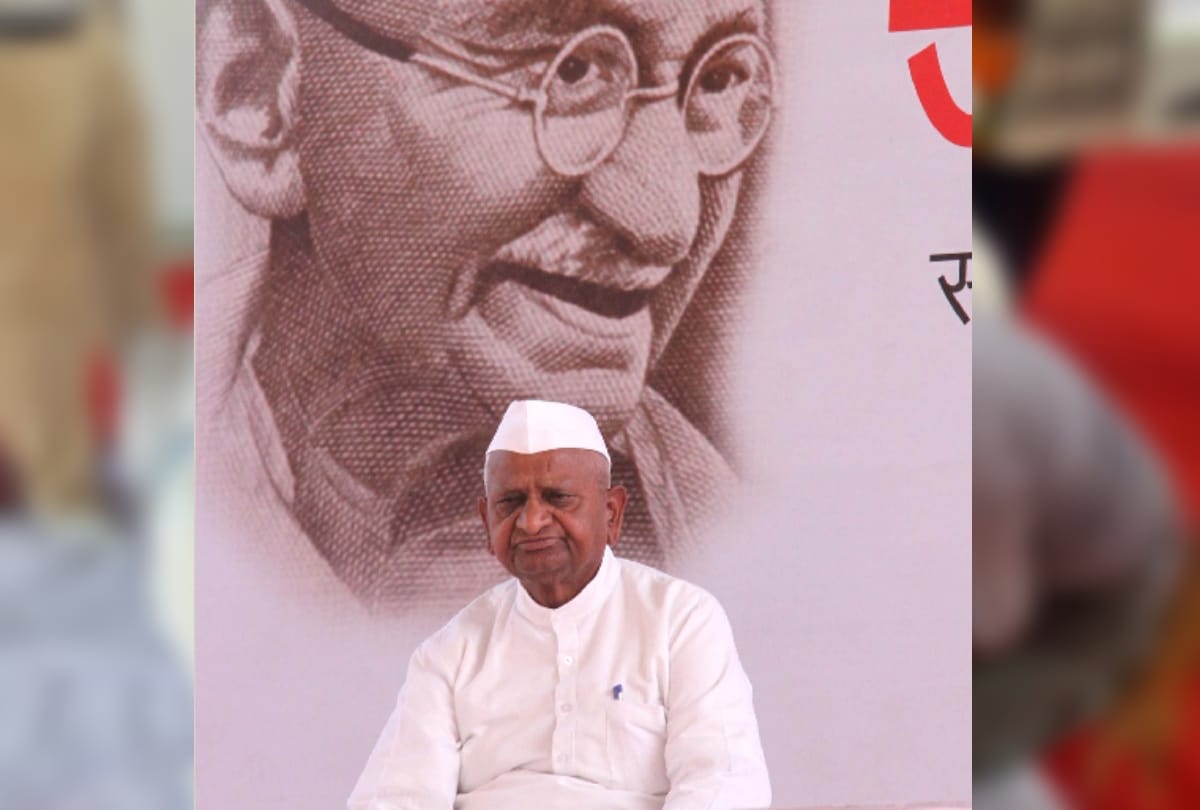 Anna Hazare begins maun vrat seeking speedy justice in the Nirbhaya case