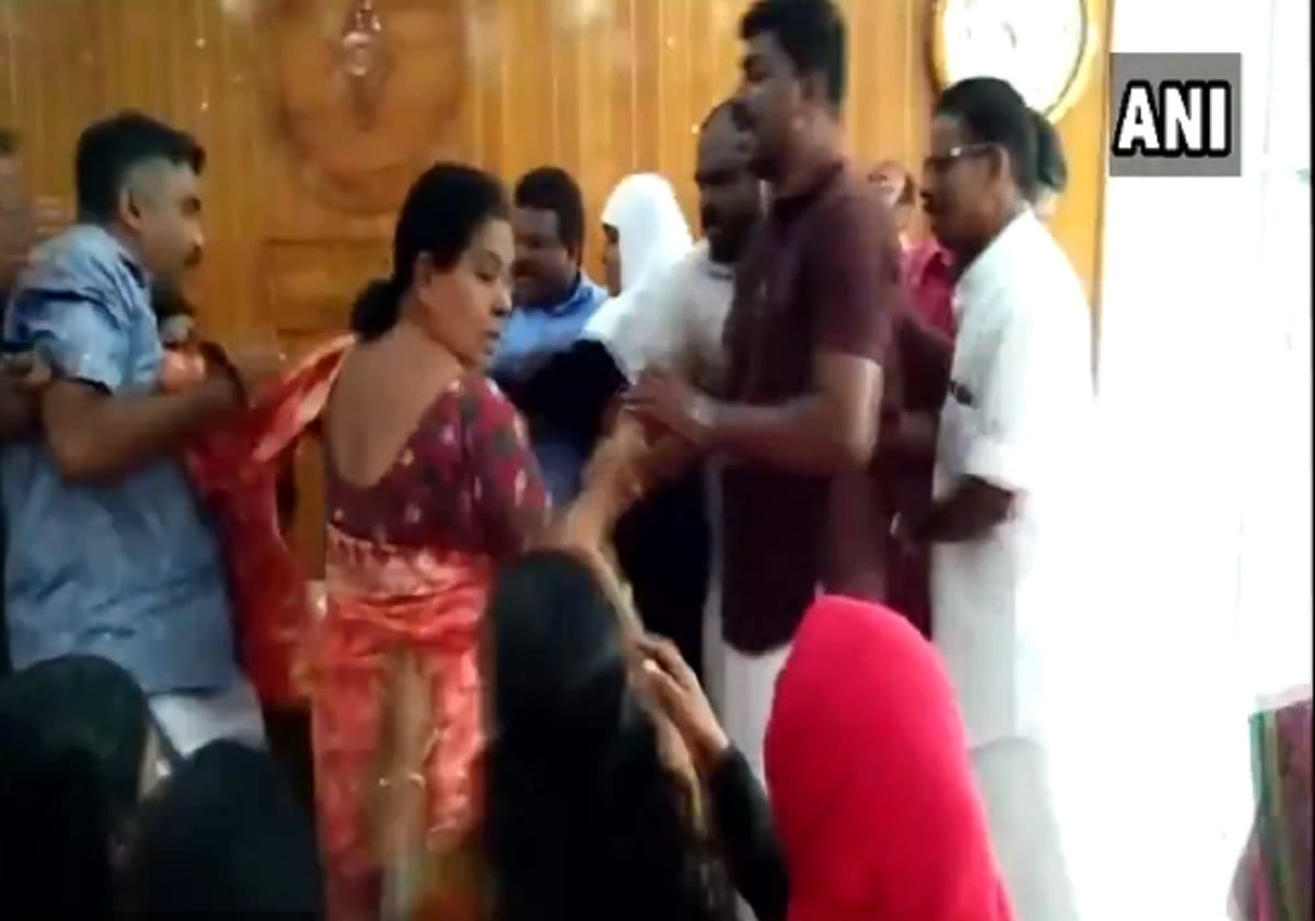 Kerala: clash betwwen CPM & UDF councillors in Thiruvananthapuram budget discussions