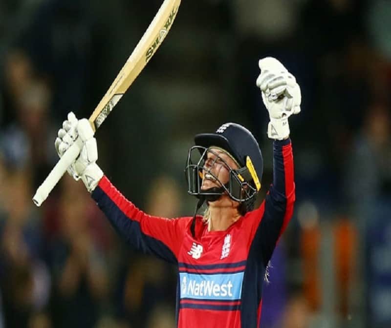Kate Cross trolls Danielle Wyatt over virat kohli