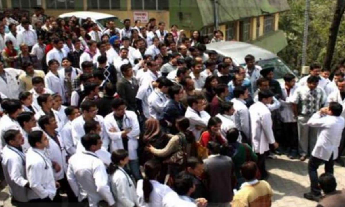 Doctors goes on strike at the Hindu Rao Hospital