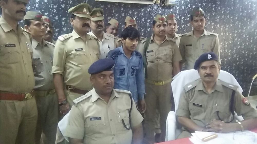 firozabad police arrested a robber in encounter