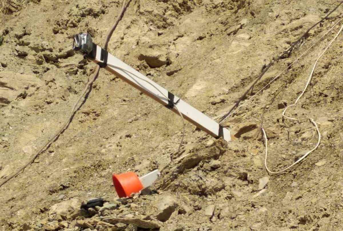 Landslide Red Light and Hooter Alert System By IIT Mandi Students
