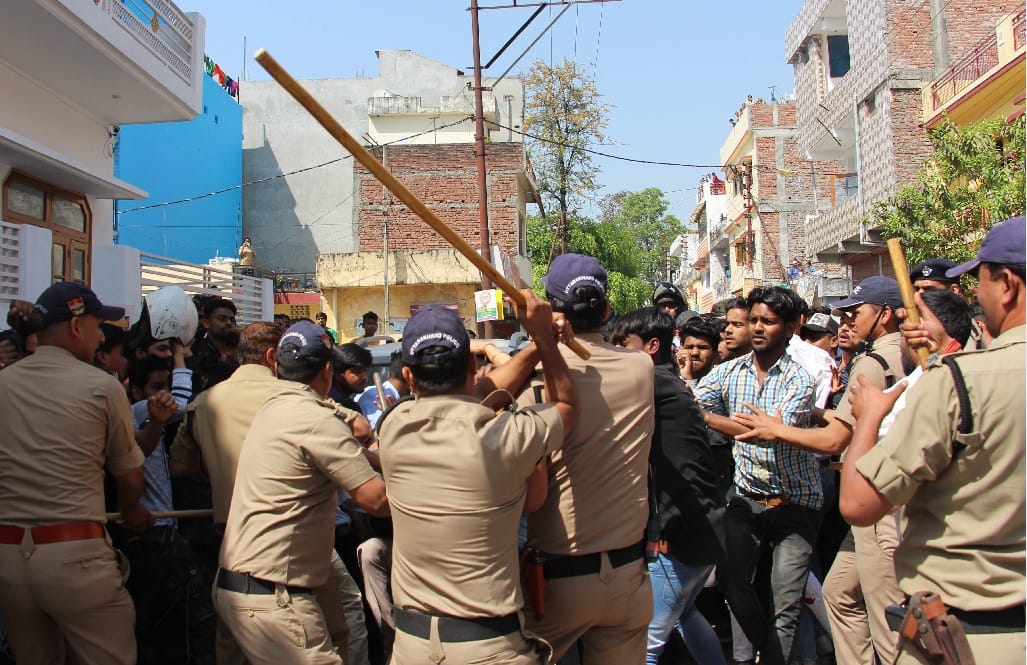 Religious place dispute police lathicharge in dehradun