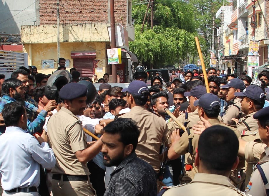 Religious place dispute police lathicharge in dehradun