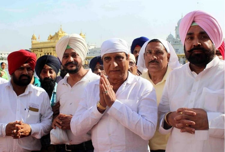 Bollywood Actor Raj Babbar in Golden Temple Amritsar