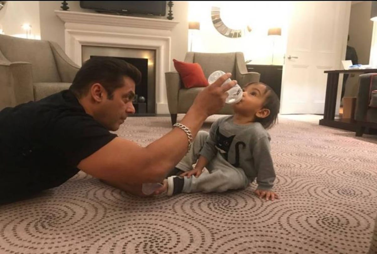 arpita shared photo of salman khan with her son ahil