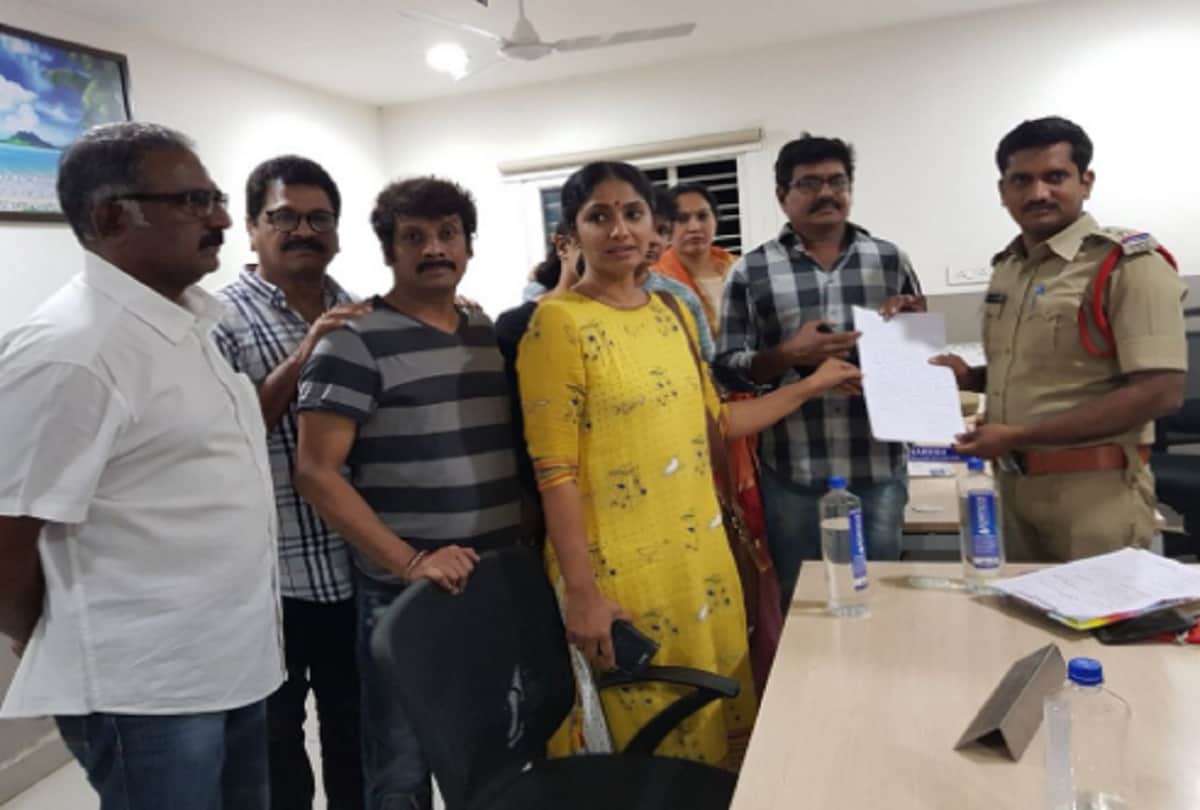 Complaint filed against Tv anchor E Sambashiva Rao using abusive language for Tollywood actress