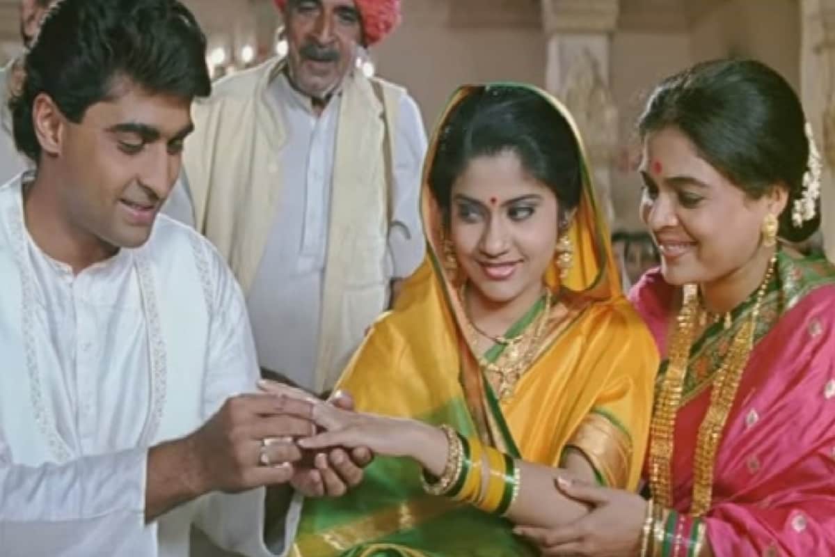 birthday special renuka shahane life unknown facts
