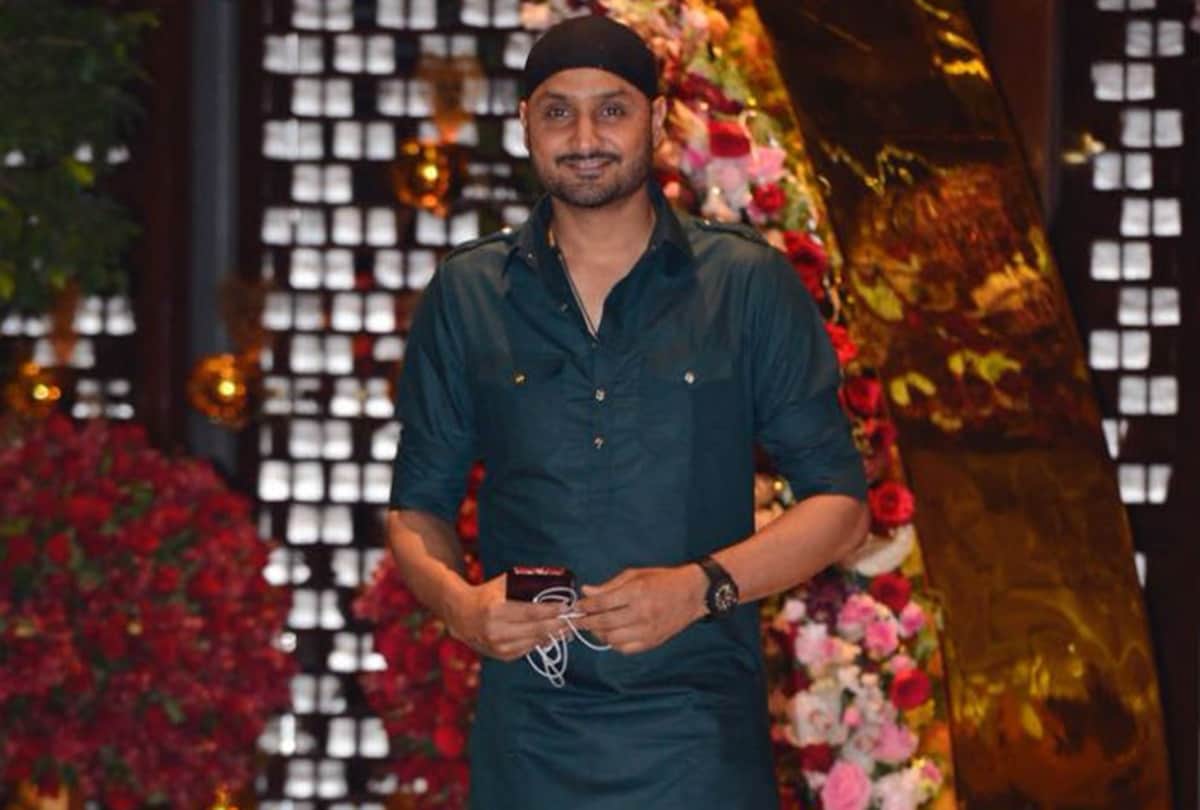 grand engagement party of akash ambani and shloka mehta shah rukh khan reached