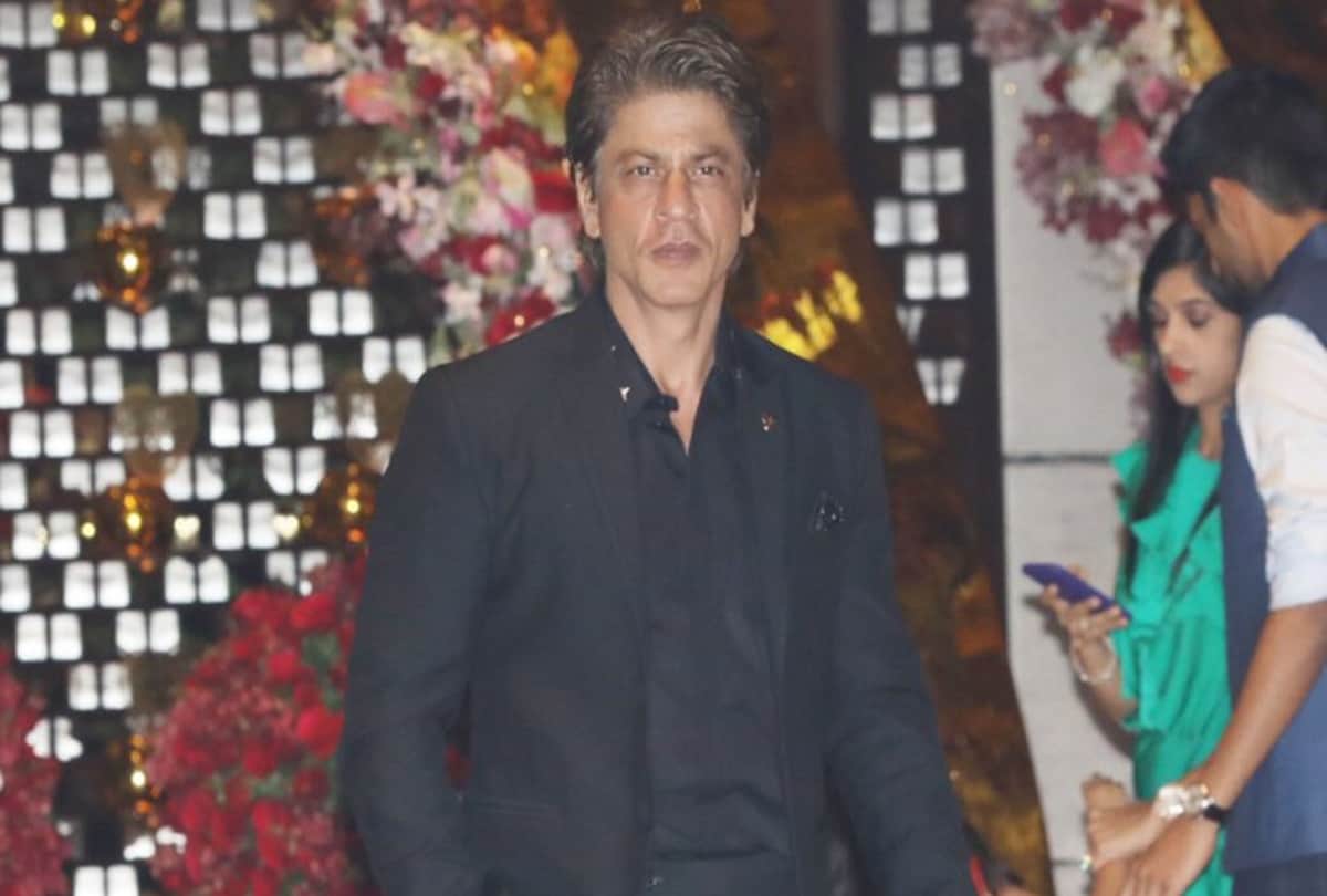 grand engagement party of akash ambani and shloka mehta shah rukh khan reached