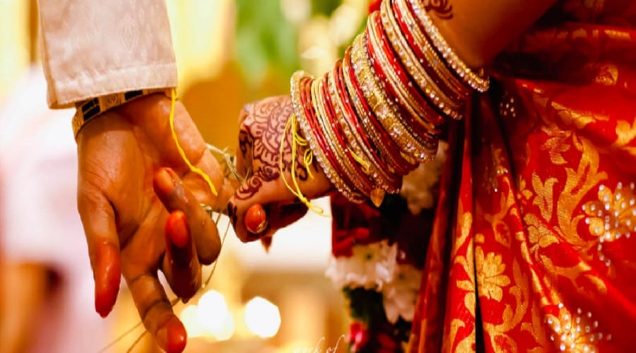 A girl in Bijnor wants to marry her boyfriend