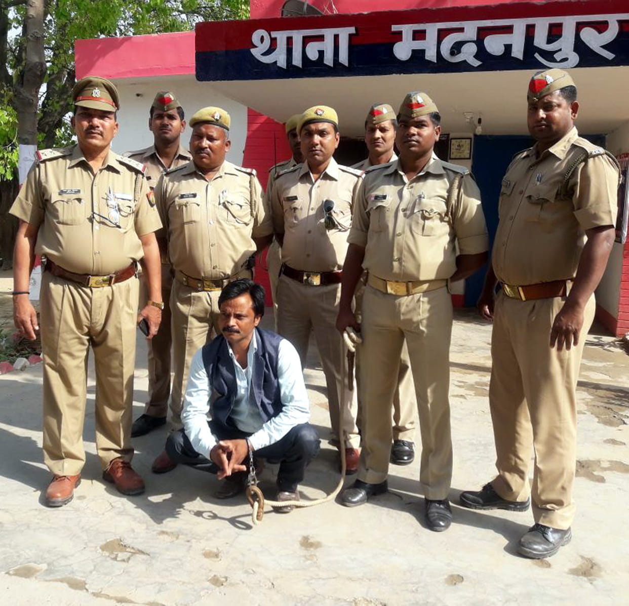 थाना फूंकने के मामले का एक आरोपी और गिरफ्तार