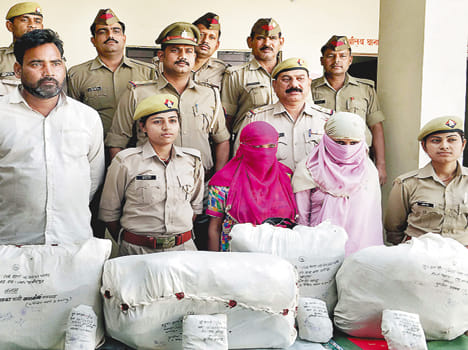 Two women and youth arrested with 21 kg of ganja