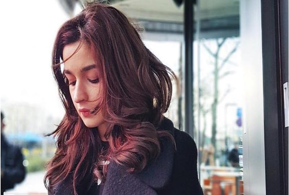 Varun Dhawan gave advice to Alia Bhatt to take equal pay