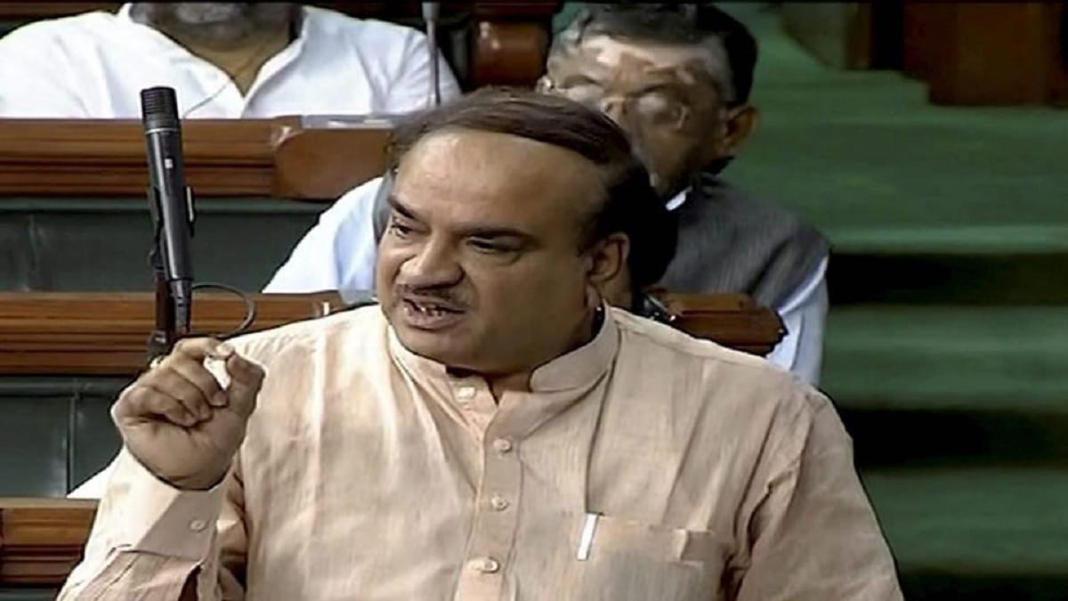 CPM MP moved a privilege notice against Ananth Kumar in attack on Shashi Tharoor case