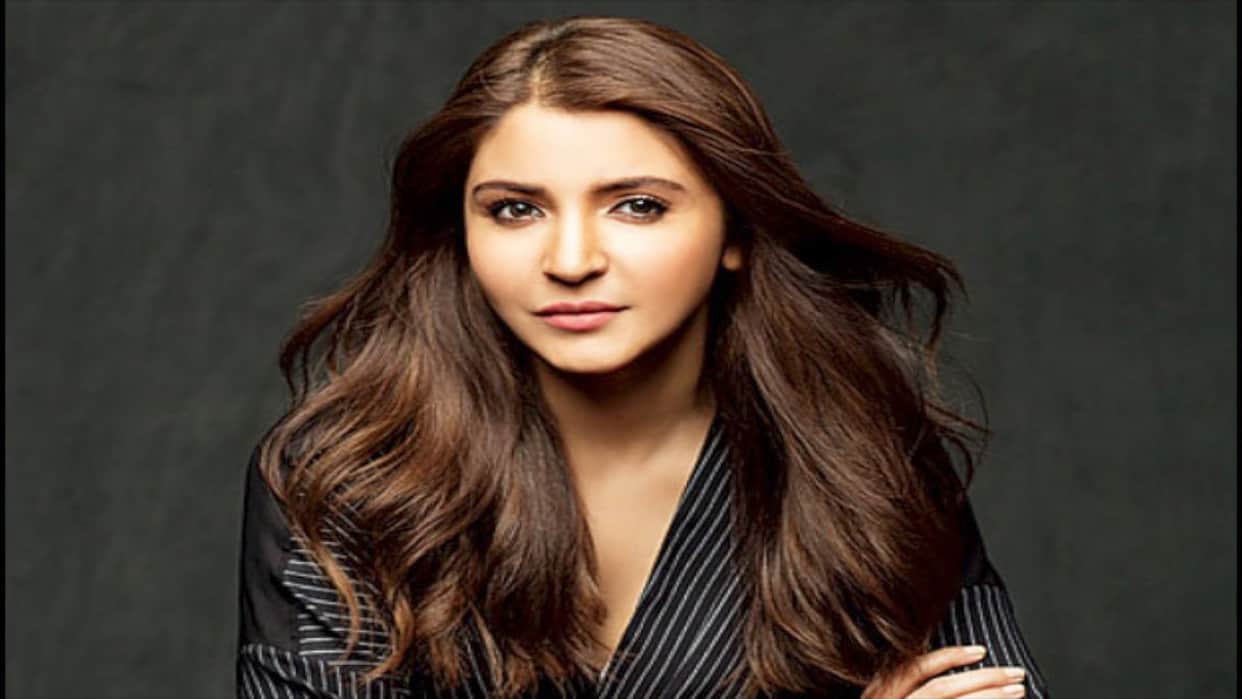 mainpuri's minor girl left home to meet actress Anushka Sharma in mumbai