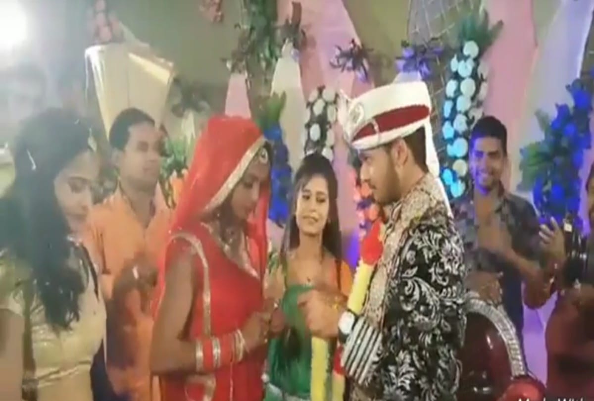 Watct Viral Video of groom putting varmala in someone elses neck instead of bride