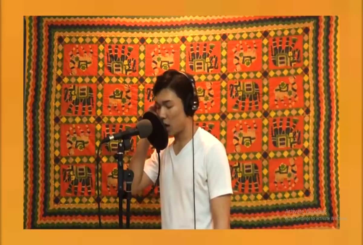 Chinese Aamir Khan Fan Himang love to sing songs of Aamir films 