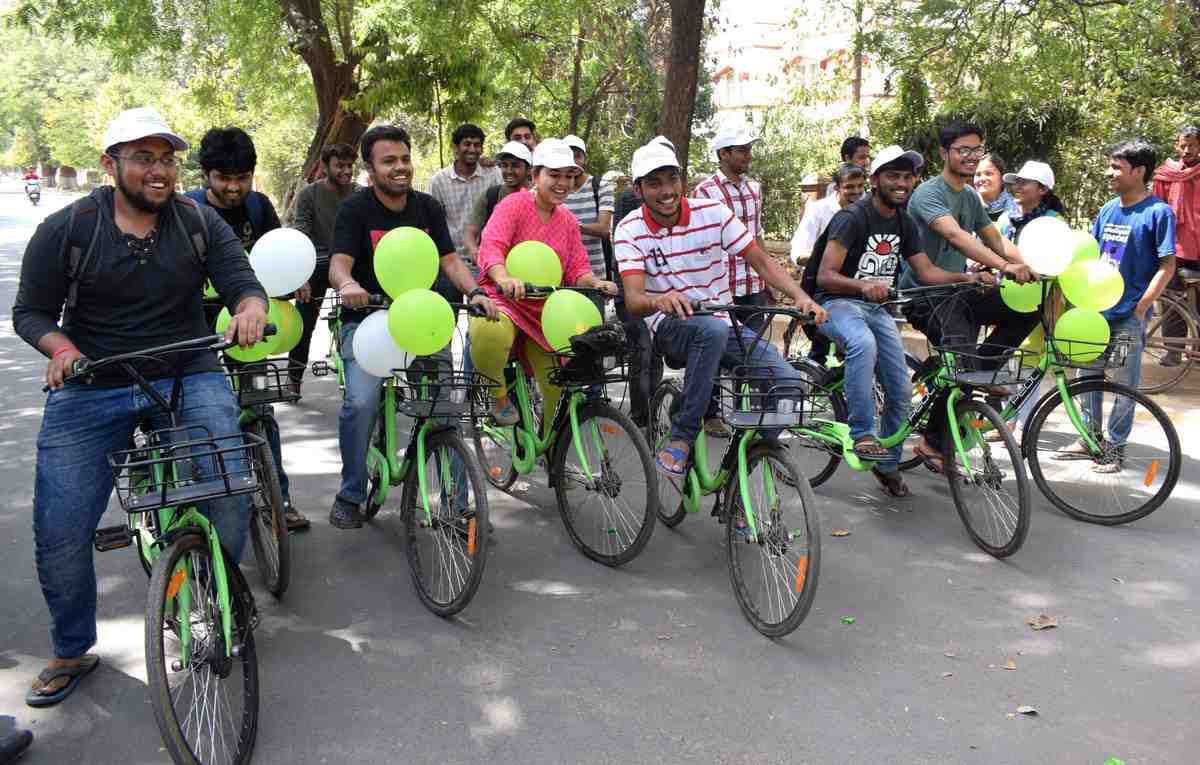 Varanasi youth like cycling on rent