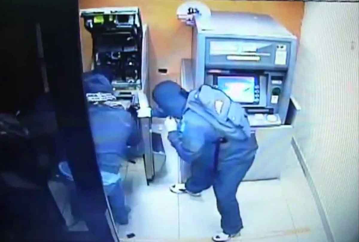 atm robbery in up