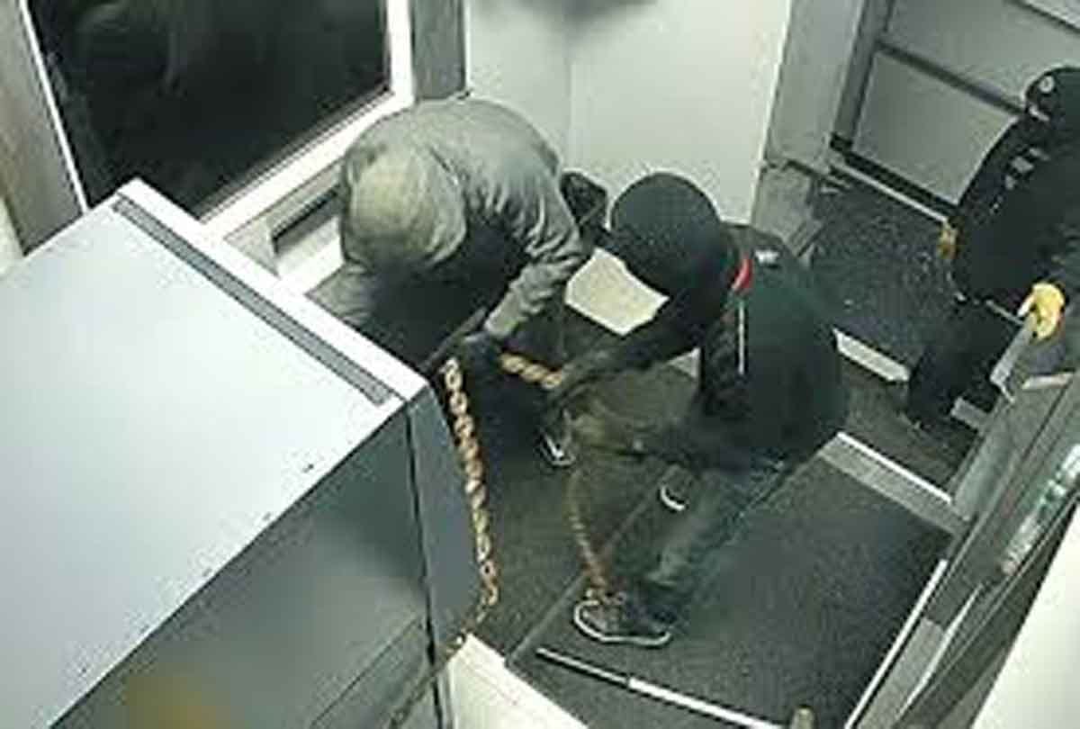 atm robbery in up