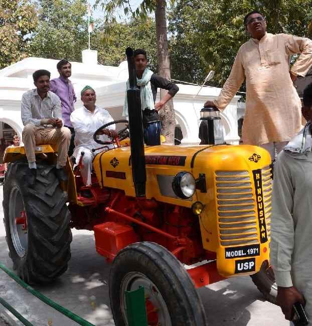 The witness of the three generations of 'Hindustan'