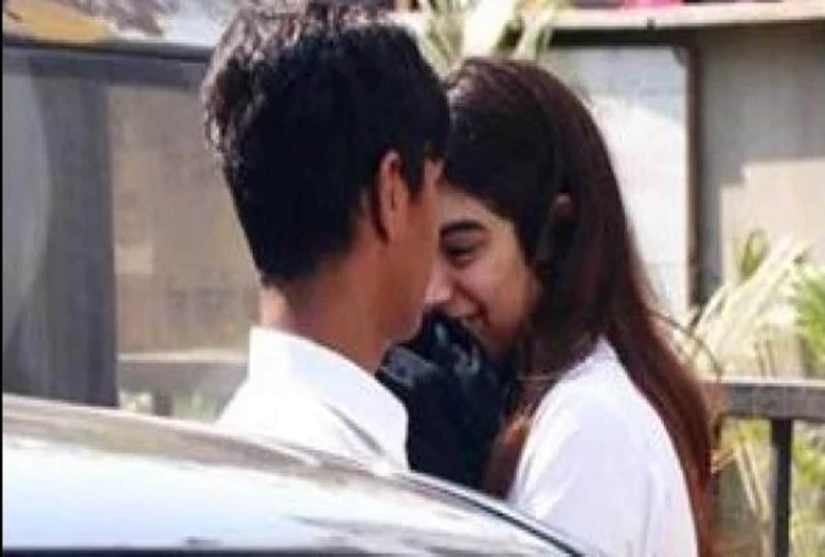 Sridevi daughter Khushi Kapoor spotted with mistery boy