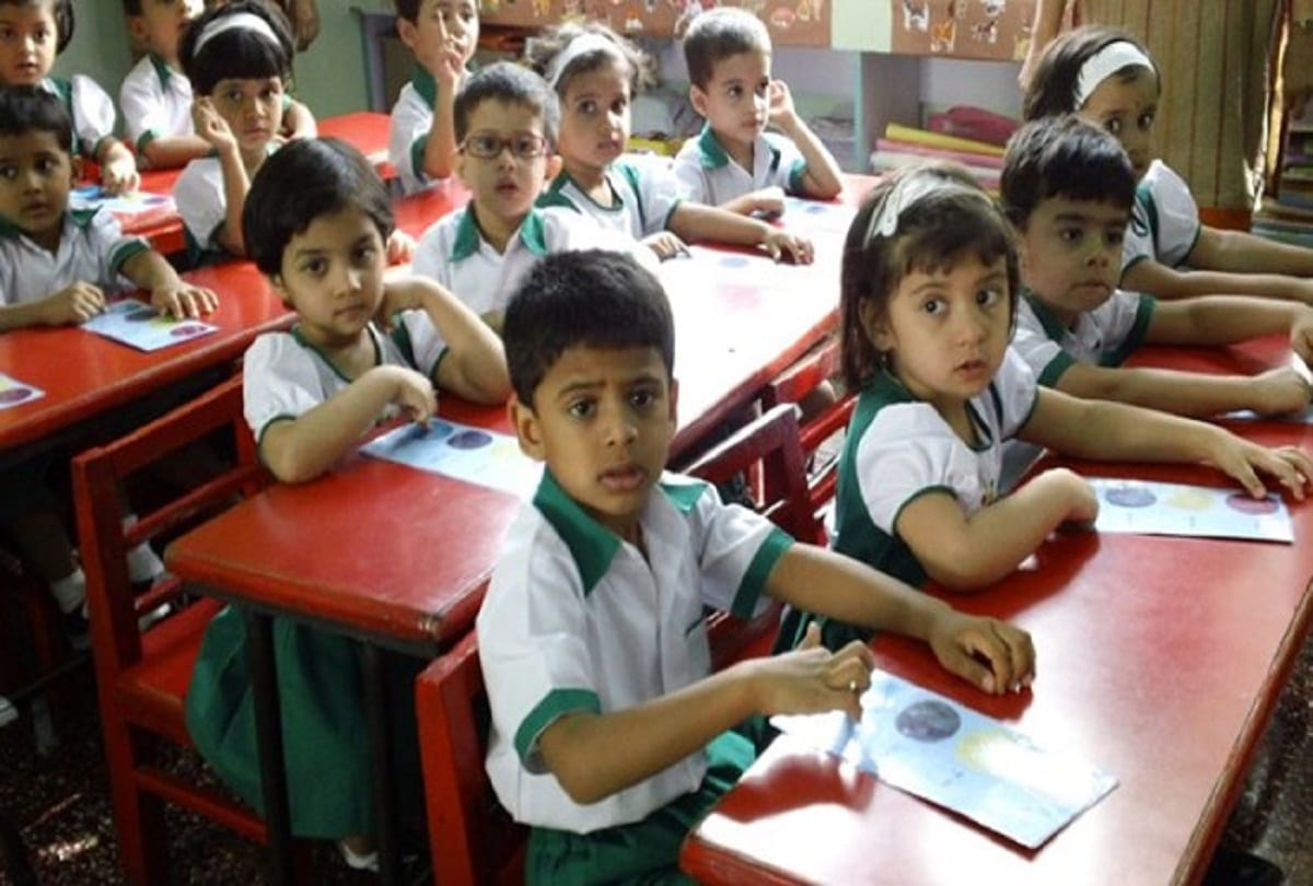 Government allowed private schools to increase fees