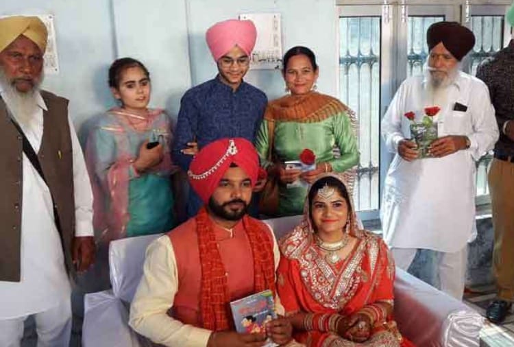 Unique Marriage, Guests Gifted Books to Bride Groom