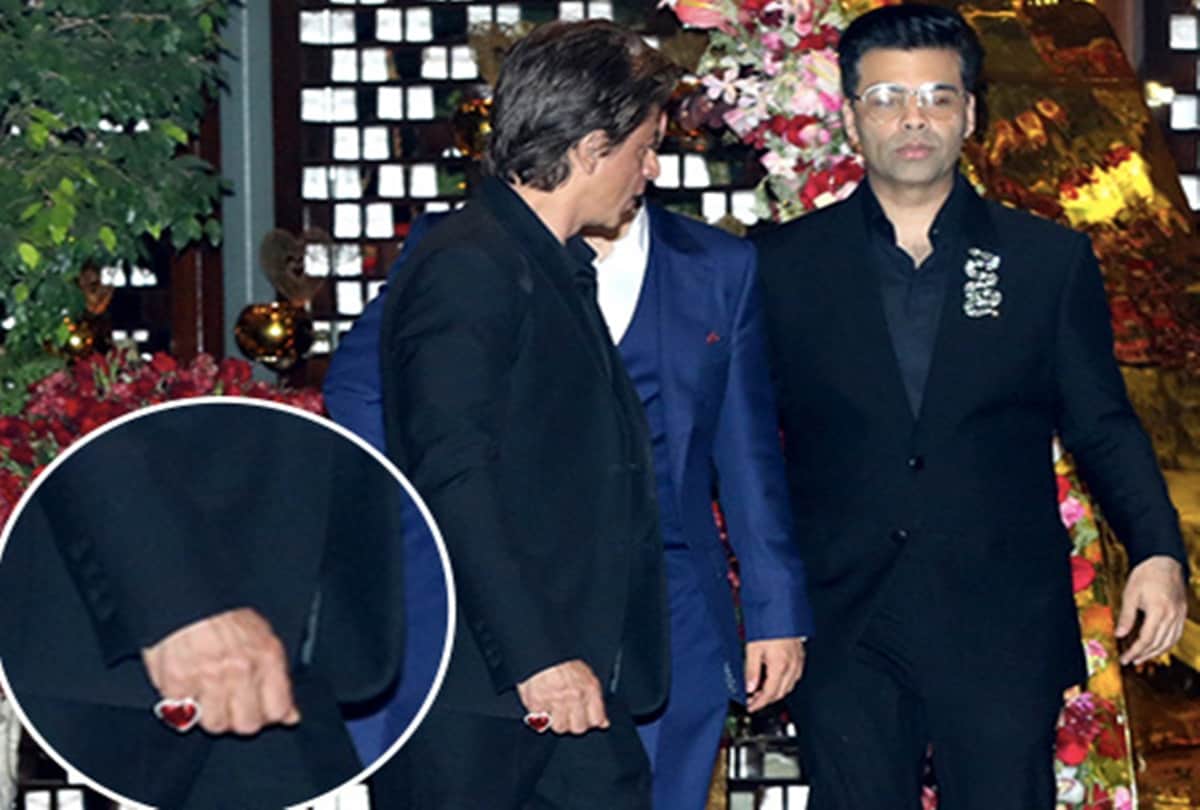 Ambani family gifts the huge heart shape ring to shahrukh khan at akash engagement party
