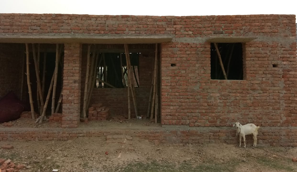 तीन दिन शेष, अधूरे पड़े हैं आधे से ज्यादा आंगनबाड़ी केंद्र